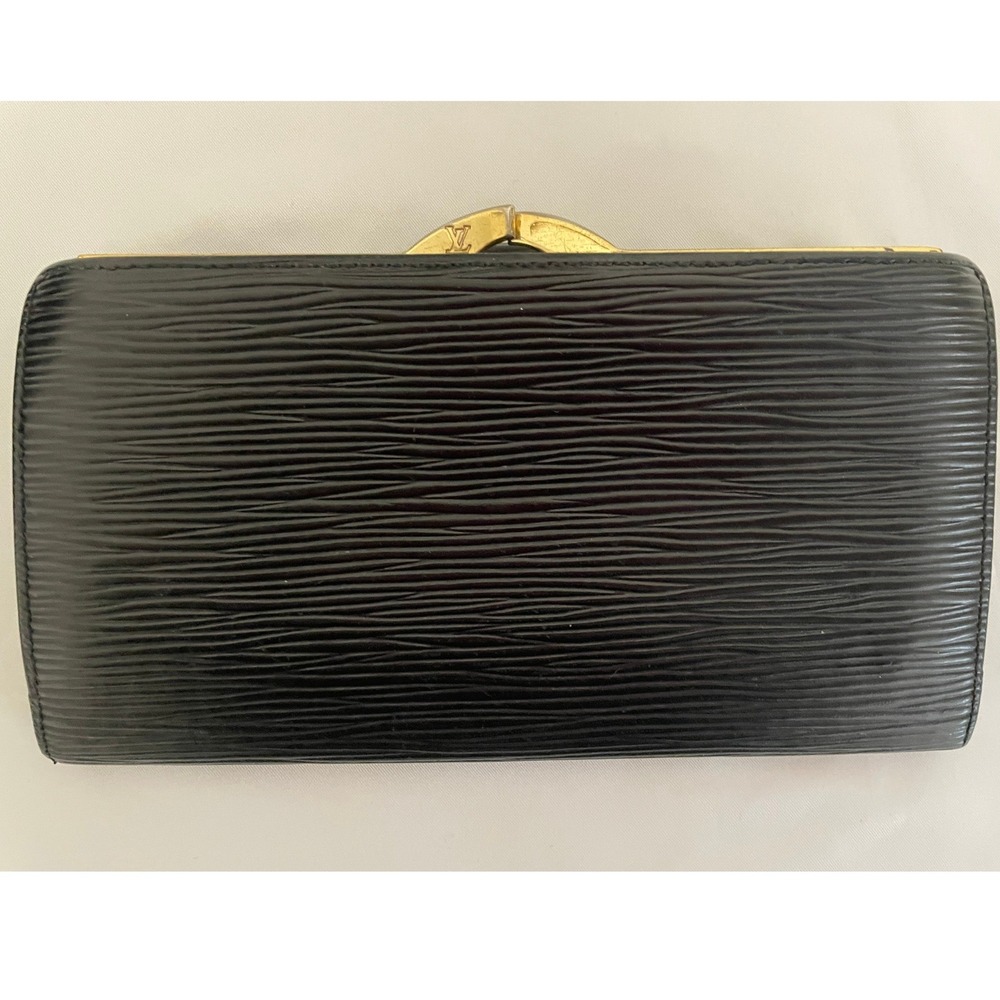 Louis Vuitton French Wallet Black Epi Leather Bifold Kiss Lock Noir #657
